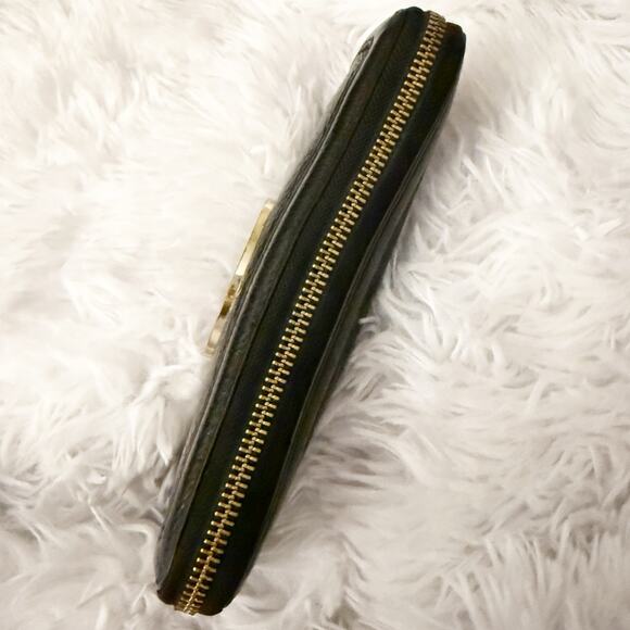 TORY BURCH | Amanda Continental Zip-around wallet Black Pebbled Leather Gold - Picture 7 of 12